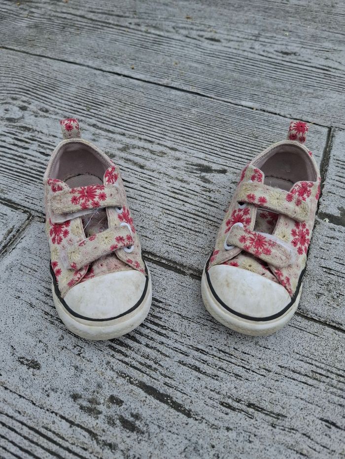 Converse fleurie 25