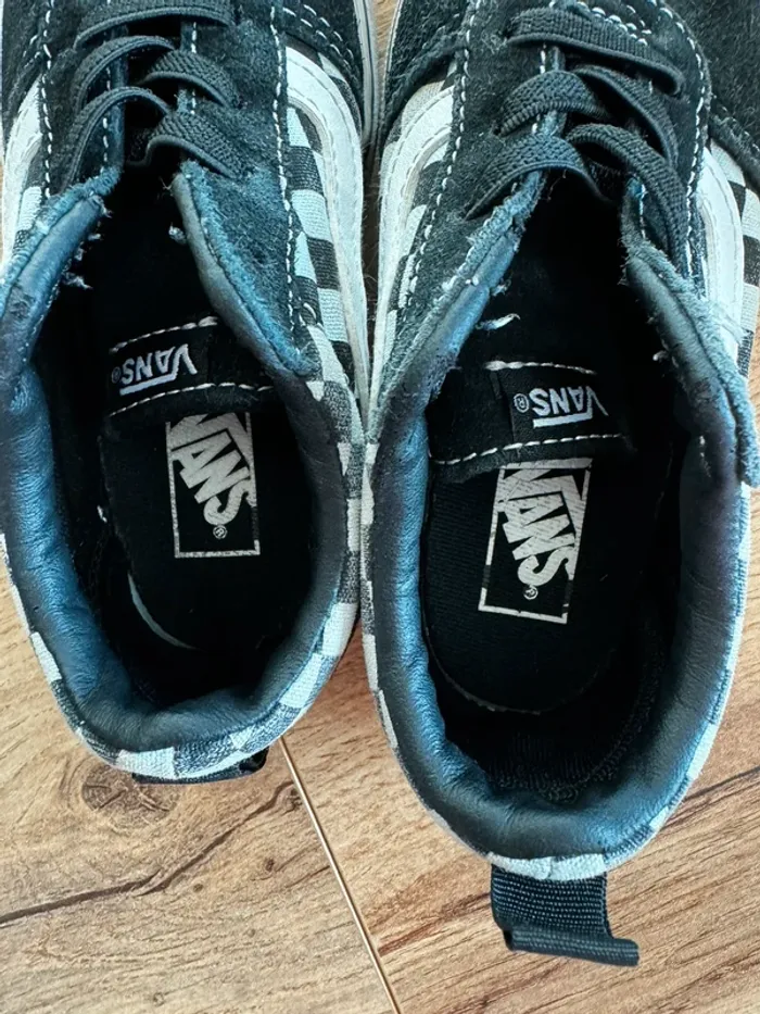 Vans à carreaux - photo numéro 2