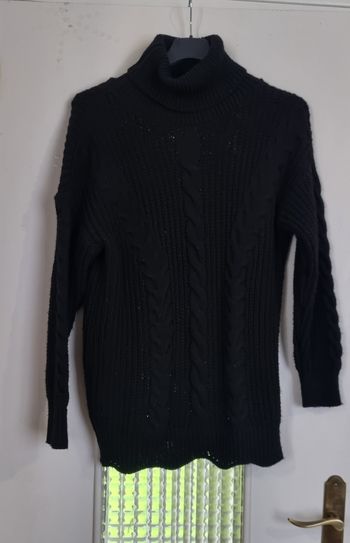 pull long torsadé noir col roule taille 36