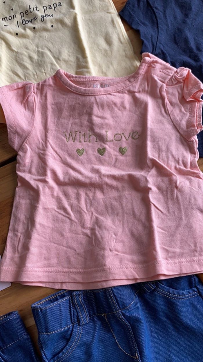 Lot de pantalons et t-shirts - photo numéro 5