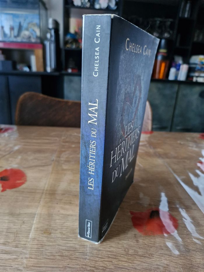 Les héritiers du mal en format broché - photo numéro 5