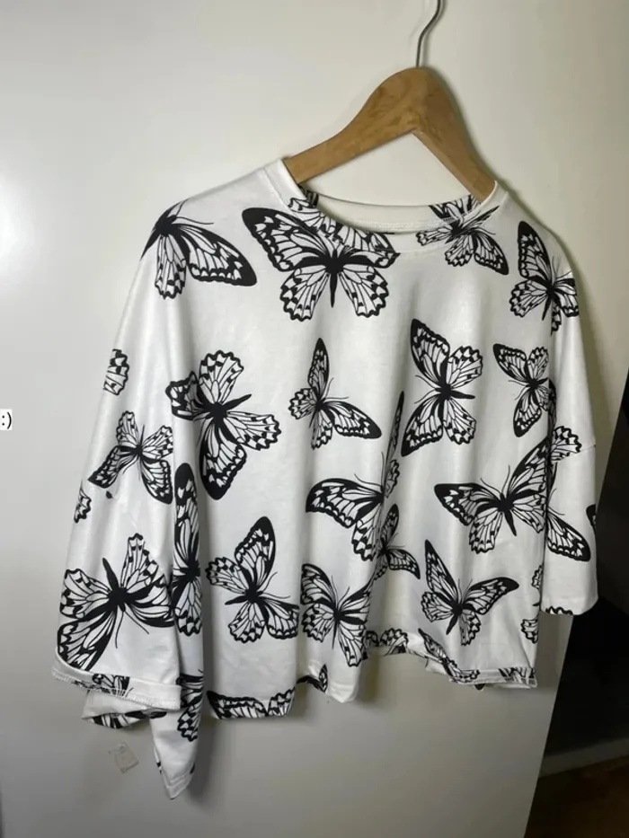 T shirt femme court taille 42 papillons SHEIN - photo numéro 3