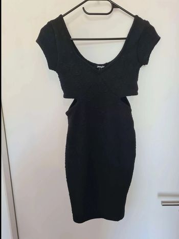 Robe chic moulante ajouré taille 36