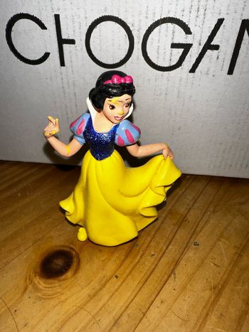 Figurines blanche neige