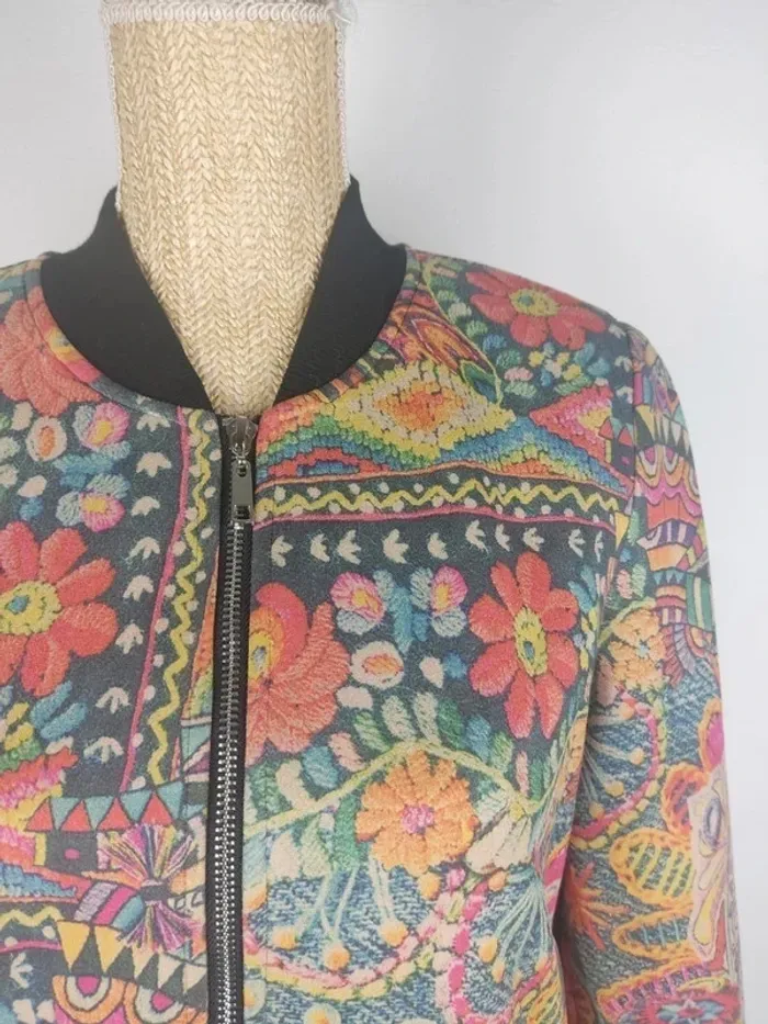 Bomber / veste manches longues suédine motifs fleuris multicolores taille S Madison - photo numéro 4