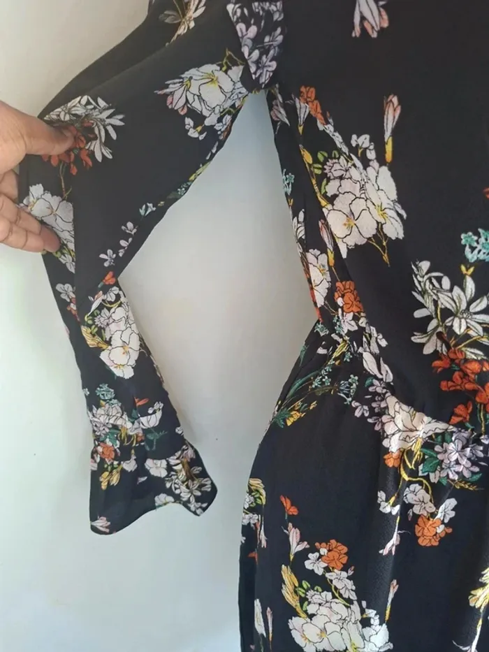 Robe fleurie noire, romantique et chic - Brave Soul, neuve, taille M - photo numéro 3