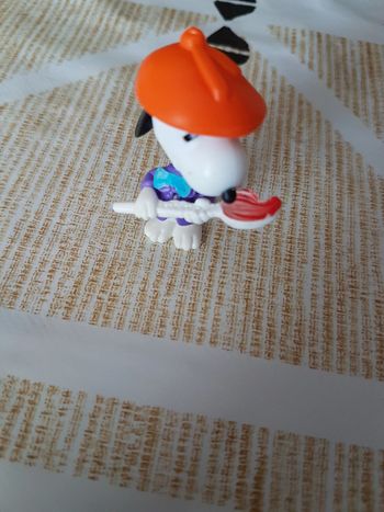 Kinder Snoopy peintre