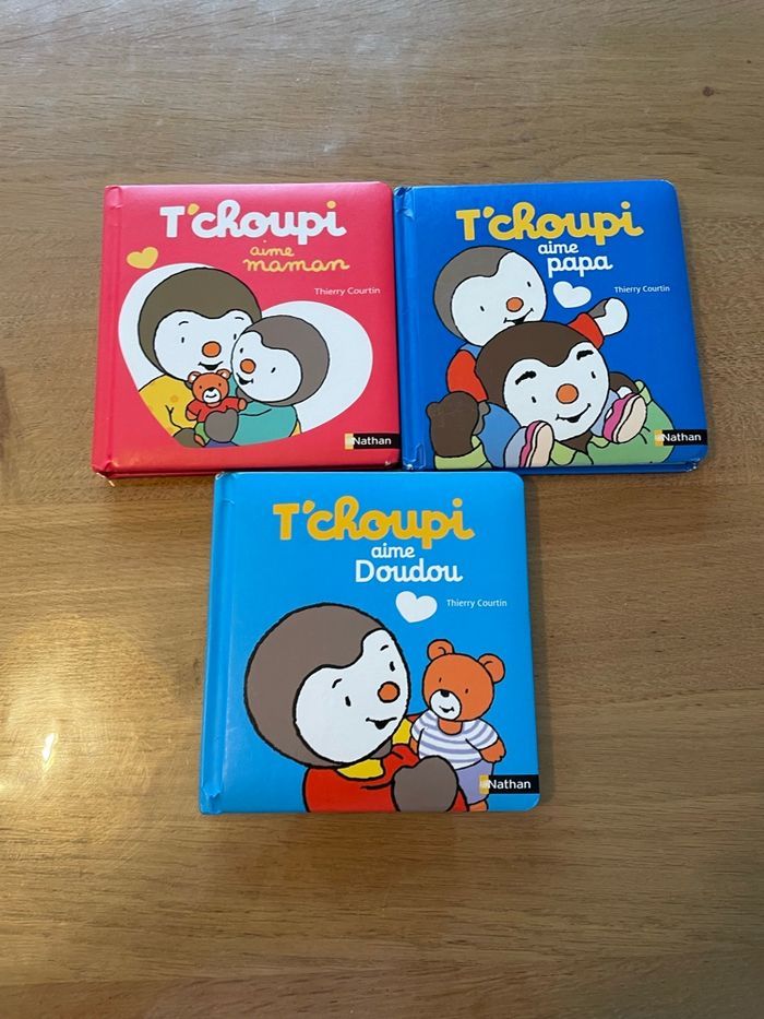 2 livres tchoupi et 1 offert