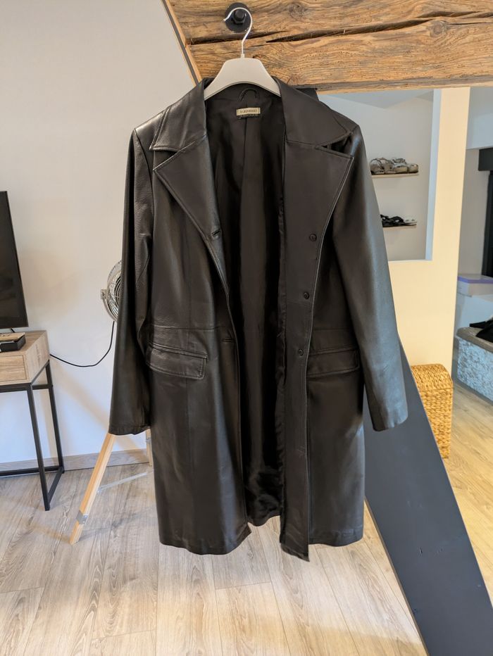 Manteau en cuir noir