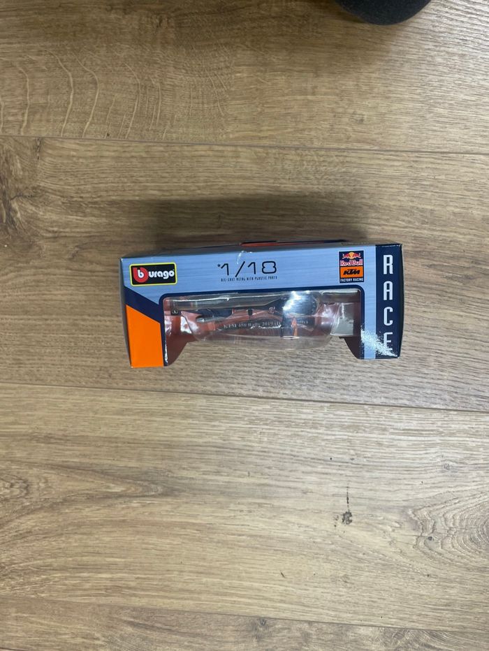 Moto 1/18 - photo numéro 4