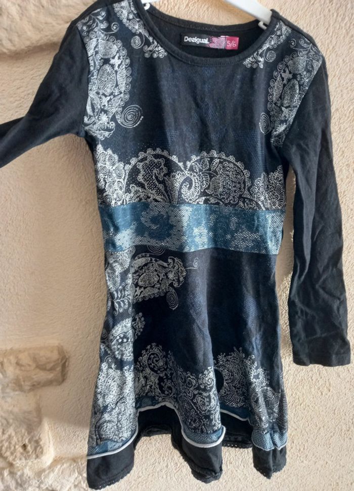 Robe 5/6 ans - photo numéro 2