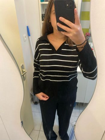Pull rayé col V