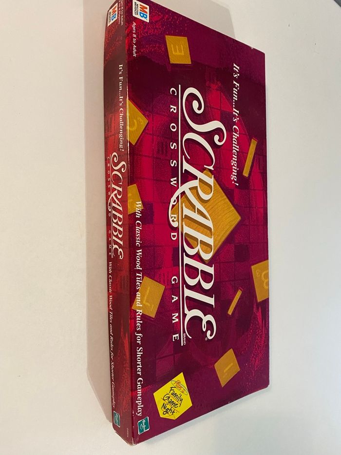 Scrabble en anglais lettres et chevalets en Bois