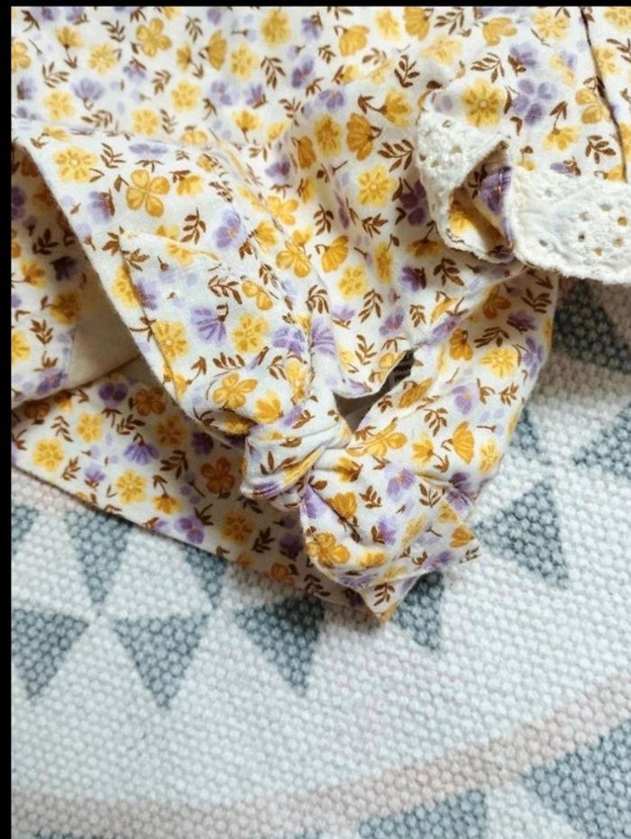 Blouse fleurie - SGMJ - 6 ans - Neuf Étiquette - photo numéro 5