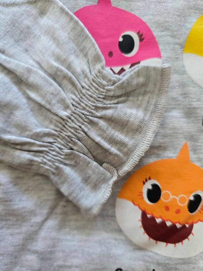 T-shirt baby shark 2ans - photo numéro 3