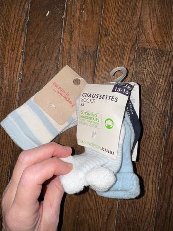Lot 4 paires de chaussettes du pareil au même et Kiabi  Neuves  15-16