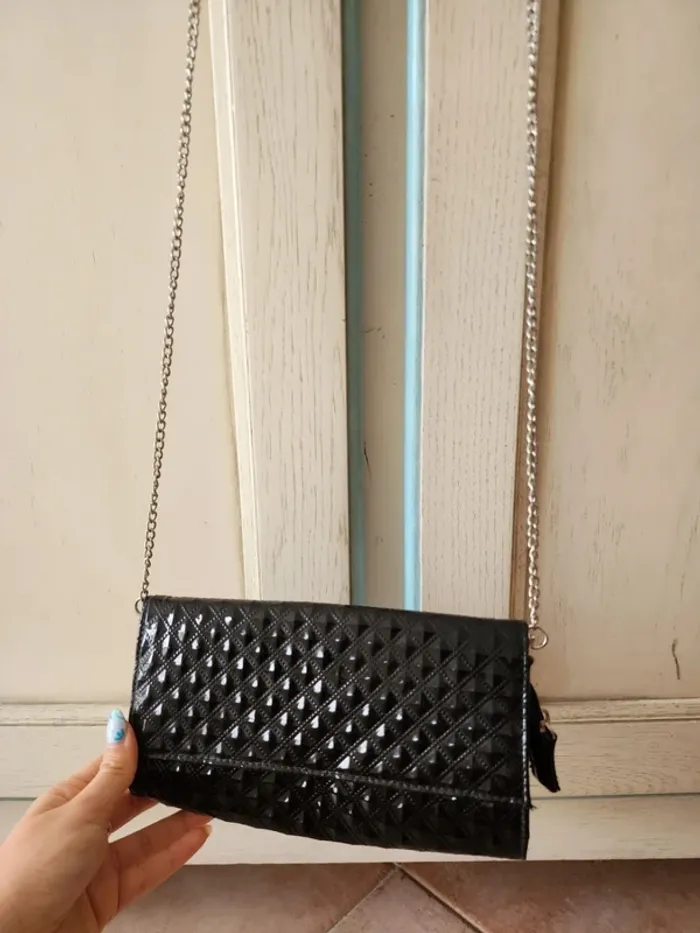 Sac bandoulière chaine similicuir brillant - photo numéro 2