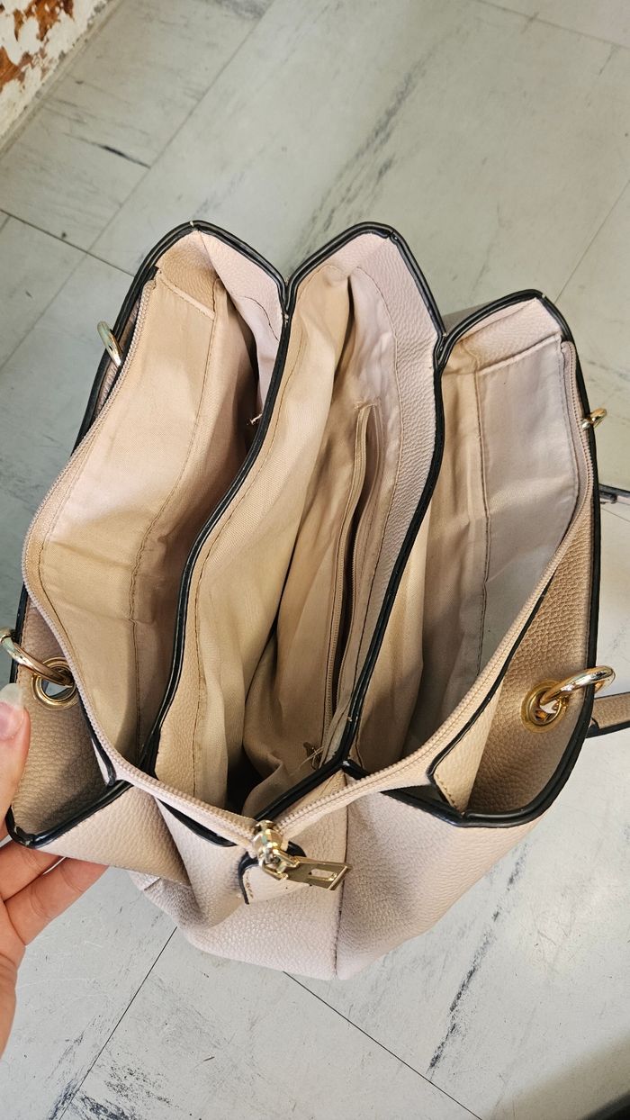 Sac a main beige chaînes 3 compartiments bon état global - photo numéro 5