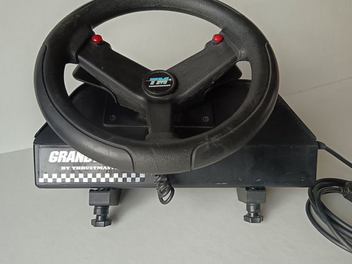 Volant Vintage Grand Prix 1 by ThrustMaster pour DOS Windows 3.1/95 - photo numéro 2