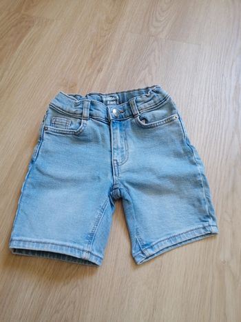 Short 4 ans