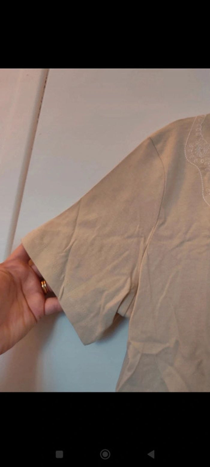 Tee shirt brodé beige et blanc taille 38/40 Damart - photo numéro 4