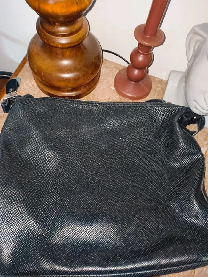 Sac épaule Longchamp en excellent état cuir noir - photo numéro 14