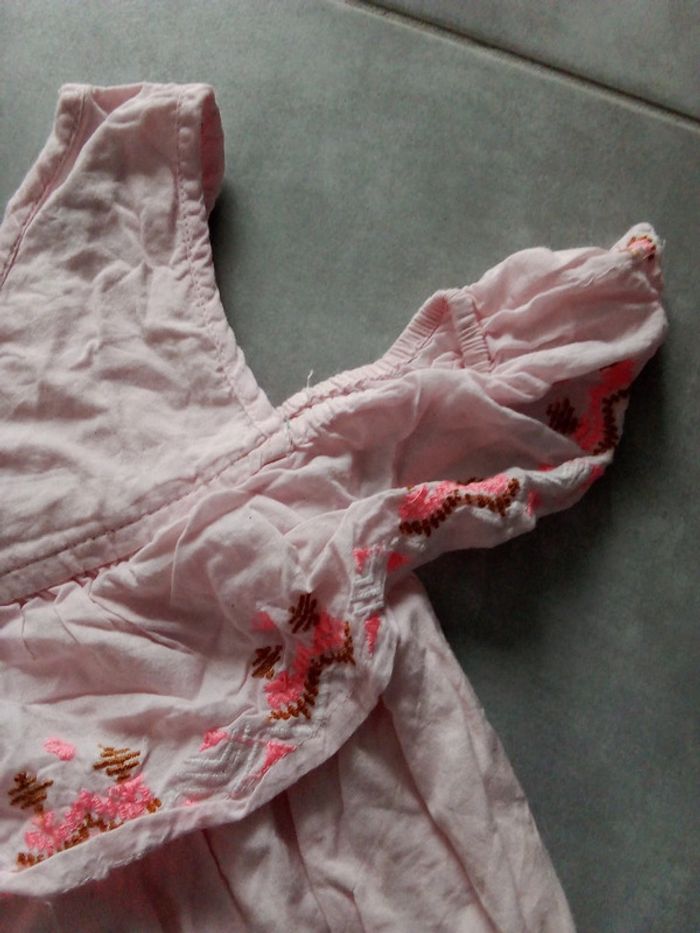 Blouse avec découpe épaules - photo numéro 2