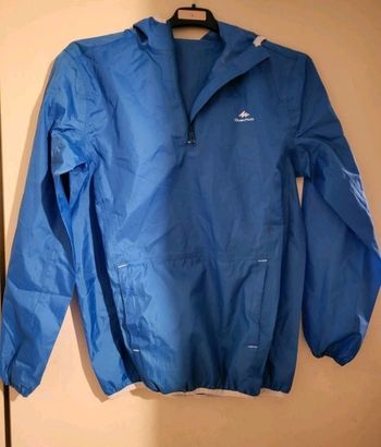 Veste imperméable bleue
Kway
Quechua