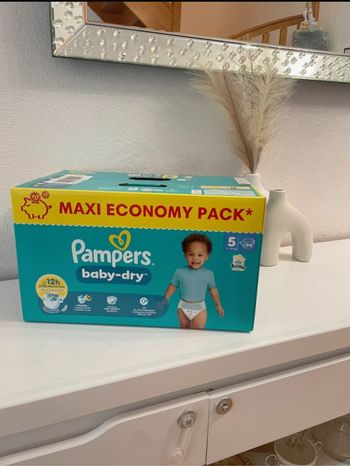 Couches Pampers maxi economy pack