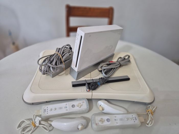 Console Nintendo wii blanche + balance + jeux - photo numéro 2