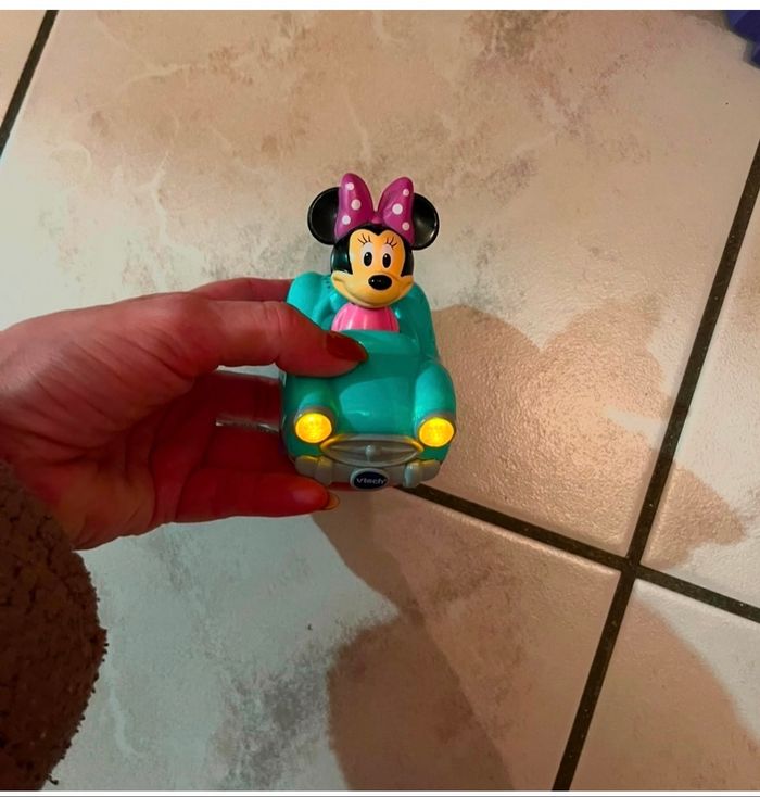 Circuit tut tut bolide le monde enchanté de Minnie - photo numéro 3