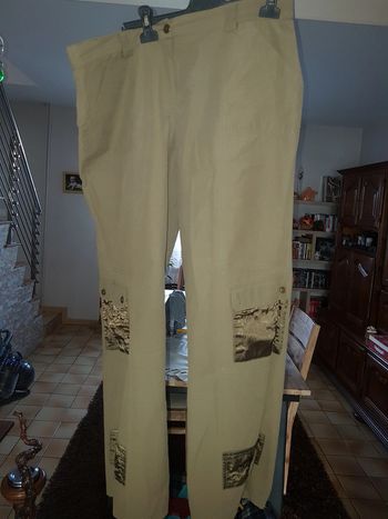 Pantalon large.