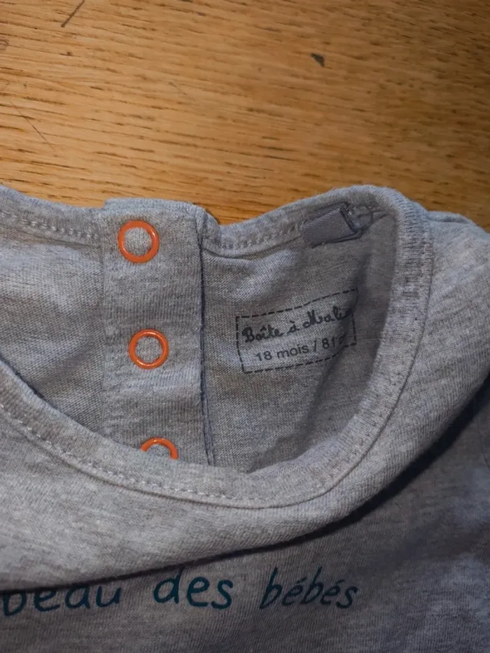 Combinaison short 18 mois boîte à malices excellent état - photo numéro 3