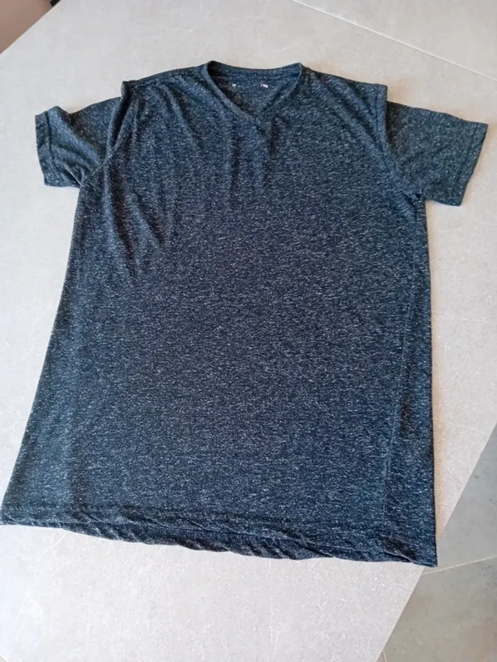 T-shirt gris anthracite taille 16 ans