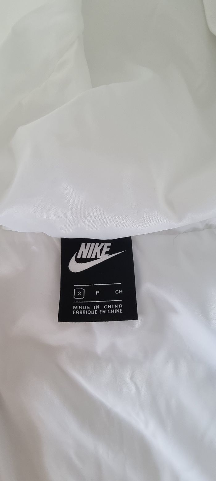 Doudoune NIKE - photo numéro 3