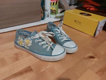 Baquets fleuries en jean