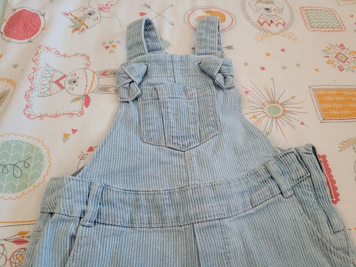 Jolie salopette short/ courte 4 ans - photo numéro 6