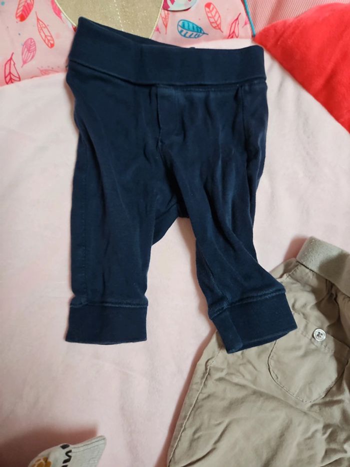 Lot 3 joggings 1 mois - photo numéro 4