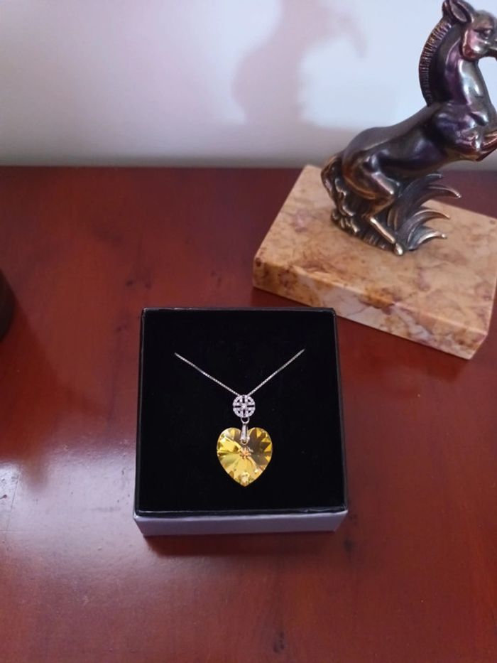 Collier Joaillerie avec cœur jaune et brillant - photo numéro 2