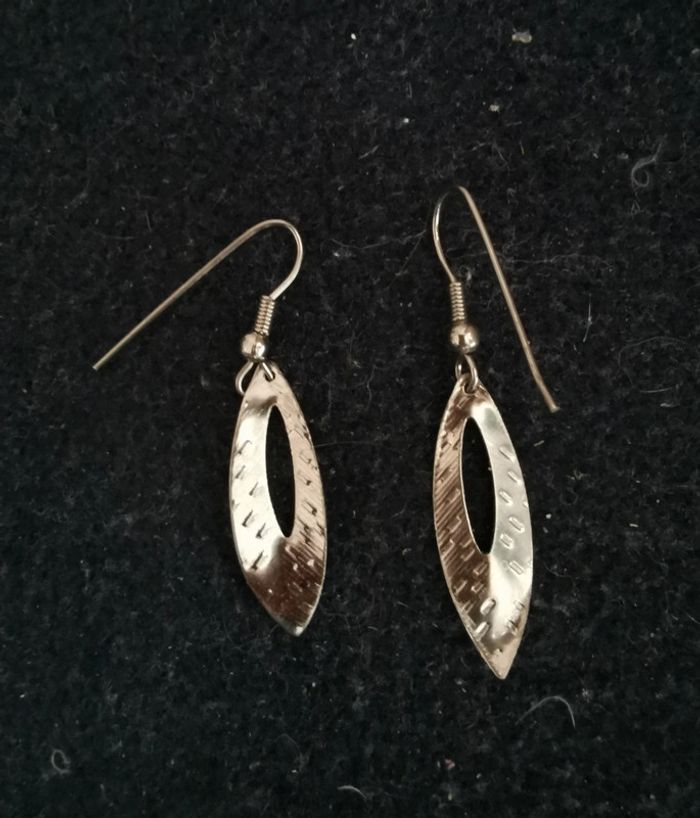 Petites boucles argentées