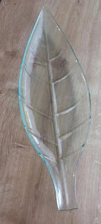 plat en forme de feuille