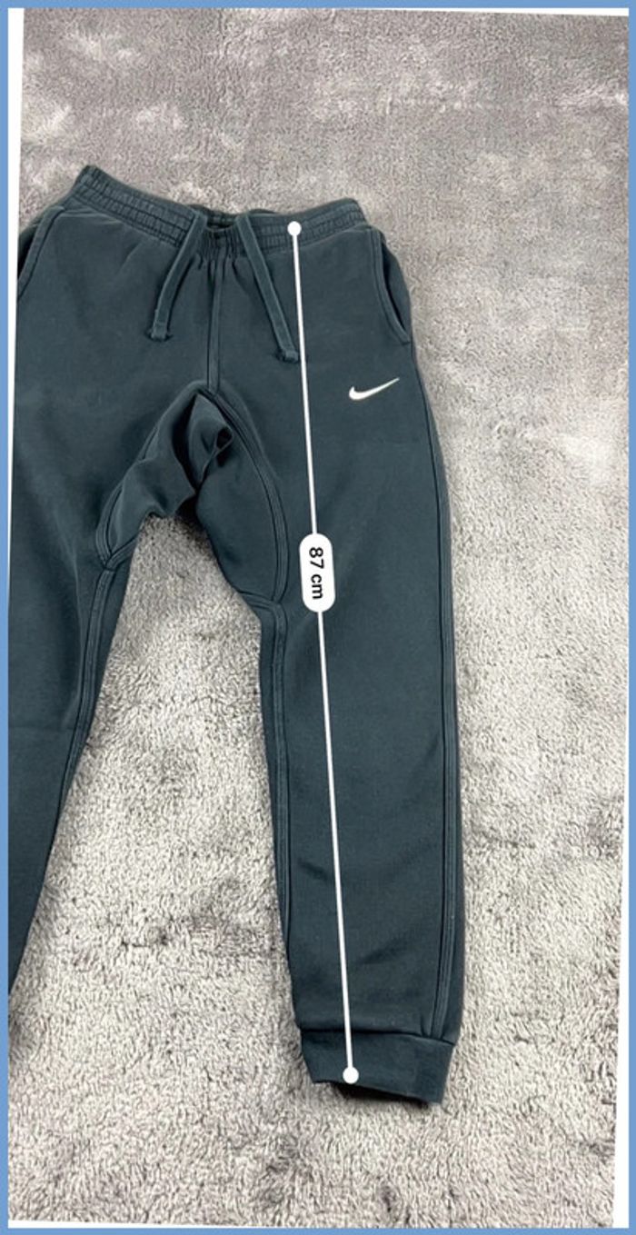 Jogging Nike Solo Swoosh Noir avec logo brodé Taille XS - photo numéro 3