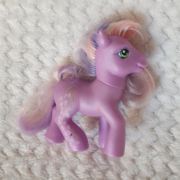 Figurine jouet poney pony mlp violet rose 3eme génération