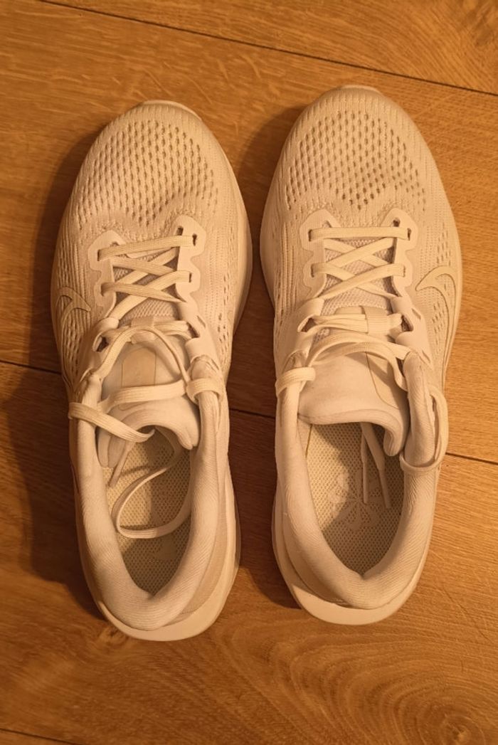 Quest 6 Nike blanche - photo numéro 2