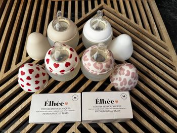 Lot de 4 biberons Élhée + tétines neuves 