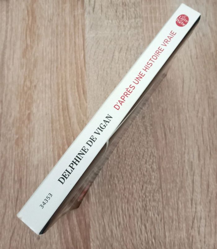 Delphine De Vigan 🪅 D'après une histoire vraie - photo numéro 3