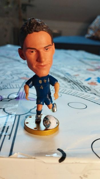 Petite figurine football neuve Raphaël Varane équipe de France