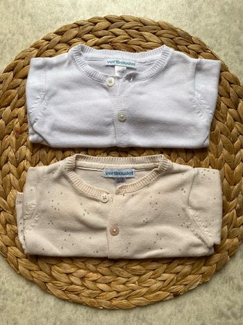 Lot 2 gilets Vertbaudet 1 mois