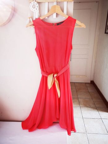 Robe corail avec ceinture