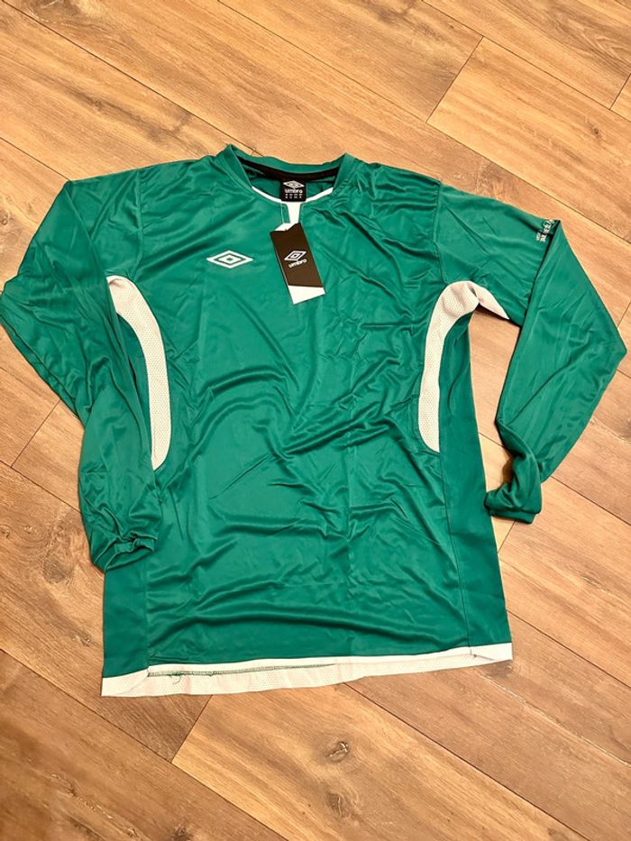 Maillot Umbro vert/blanc « Tailored By » T. XL